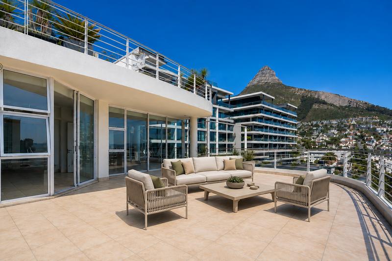 3 Bedroom Property for Sale in Sea Point Western Cape